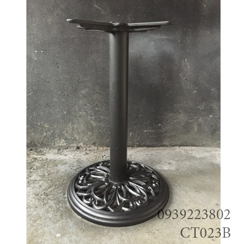 bàn cafe đế tròn hoa văn cổ điển